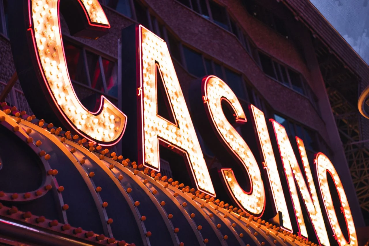 Cách sv66 com trình bày Khám phá sảnh casino trực tuyến đẳng cấp, các trò chơi bài phổ biến và công nghệ phát sóng trực tiếp.